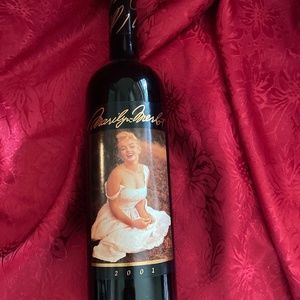 Marilyn Merlot 2001 Bottle Full collectible